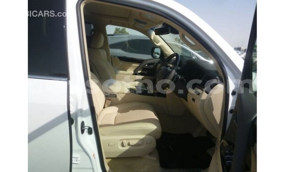 Sayi Imported Lexus LX White Mota in Import - Dubai a Maseru Sayi Imported Lexus LX White Mota in Import - Dubai a Maseru