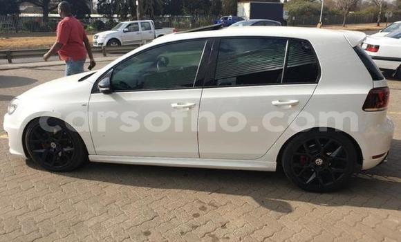 Buy Used Volkswagen Golf GTI White Car in Maputsoe in Leribe Buy Used Volkswagen Golf GTI White Car in Maputsoe in Leribe