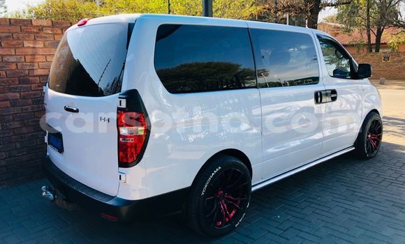 اشتري مستعمل Hyundai H1 White سيارة في Maputsoa في Leribe اشتري مستعمل Hyundai H1 White سيارة في Maputsoa في Leribe