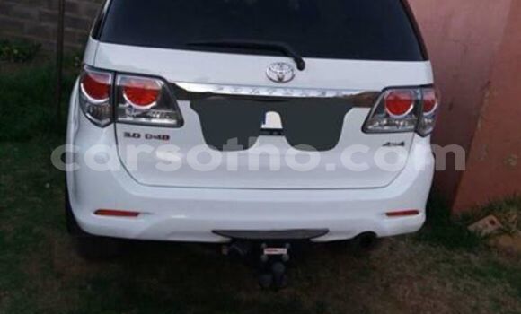 اشتري مستعمل Toyota Fortuner White سيارة في Maseru في Maseru اشتري مستعمل Toyota Fortuner White سيارة في Maseru في Maseru