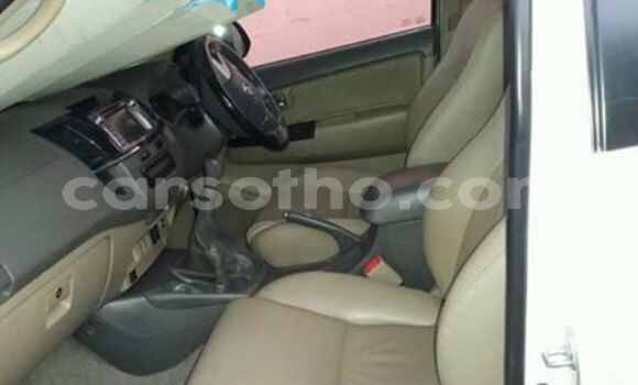 اشتري مستعمل Toyota Fortuner White سيارة في Maseru في Maseru اشتري مستعمل Toyota Fortuner White سيارة في Maseru في Maseru