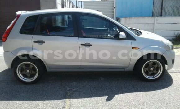 Sayi Na hannu Ford Fiesta Silver Mota in Mafeteng a Mafeteng Sayi Na hannu Ford Fiesta Silver Mota in Mafeteng a Mafeteng