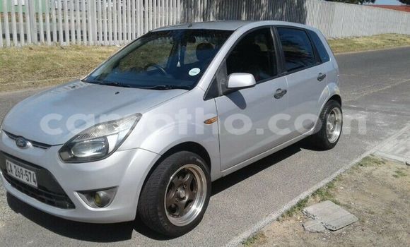 Sayi Na hannu Ford Fiesta Silver Mota in Mafeteng a Mafeteng Sayi Na hannu Ford Fiesta Silver Mota in Mafeteng a Mafeteng