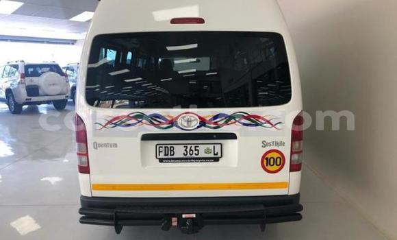 اشتري مستعمل Toyota Hiace White سيارة في Hlotse في Leribe اشتري مستعمل Toyota Hiace White سيارة في Hlotse في Leribe