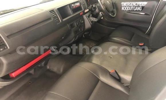 اشتري مستعمل Toyota Hiace White سيارة في Hlotse في Leribe اشتري مستعمل Toyota Hiace White سيارة في Hlotse في Leribe