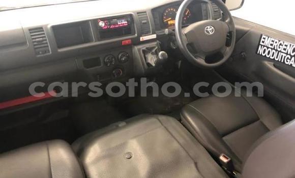 اشتري مستعمل Toyota Hiace White سيارة في Hlotse في Leribe اشتري مستعمل Toyota Hiace White سيارة في Hlotse في Leribe