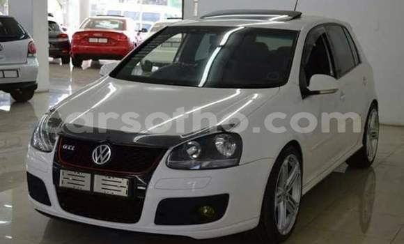 Sayi Na hannu Volkswagen Golf R White Mota in Maseru a Maseru Sayi Na hannu Volkswagen Golf R White Mota in Maseru a Maseru