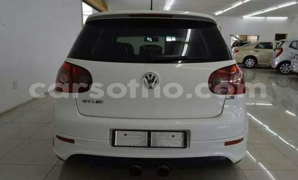 Sayi Na hannu Volkswagen Golf R White Mota in Maseru a Maseru Sayi Na hannu Volkswagen Golf R White Mota in Maseru a Maseru