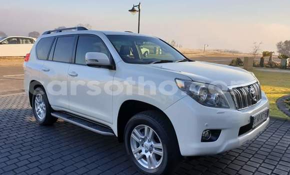 Buy Used Toyota Land Cruiser Prado White Car in Maseru in Maseru Buy Used Toyota Land Cruiser Prado White Car in Maseru in Maseru