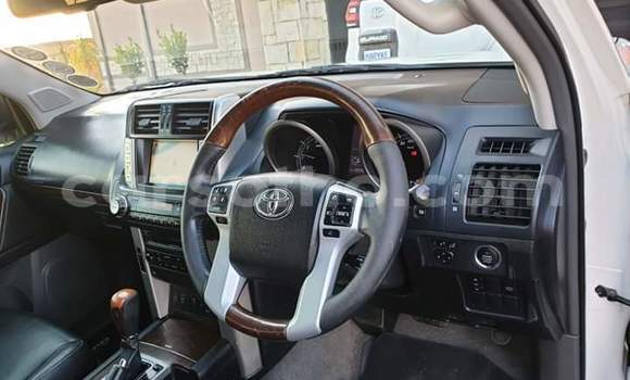 Buy Used Toyota Land Cruiser Prado White Car in Maseru in Maseru Buy Used Toyota Land Cruiser Prado White Car in Maseru in Maseru