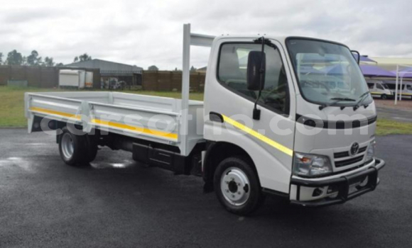 Acheter Occasion Utilitaire Toyota Dyna Blanc à Maseru, Maseru Acheter Occasion Utilitaire Toyota Dyna Blanc à Maseru, Maseru