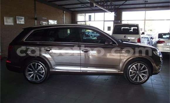 Sayi Na hannu Audi Q7 Black Mota in Maseru a Maseru Sayi Na hannu Audi Q7 Black Mota in Maseru a Maseru