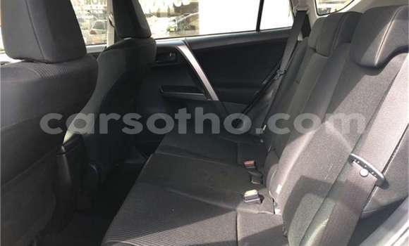 Sayi Na hannu Toyota RAV4 White Mota in Maseru a Maseru Sayi Na hannu Toyota RAV4 White Mota in Maseru a Maseru