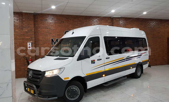 Buy Used Mercedes-Benz 190 White Car in Maseru in Maseru Buy Used Mercedes-Benz 190 White Car in Maseru in Maseru