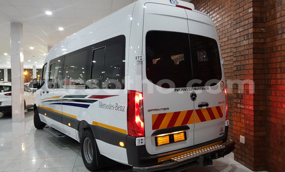 Buy Used Mercedes-Benz 190 White Car in Maseru in Maseru Buy Used Mercedes-Benz 190 White Car in Maseru in Maseru