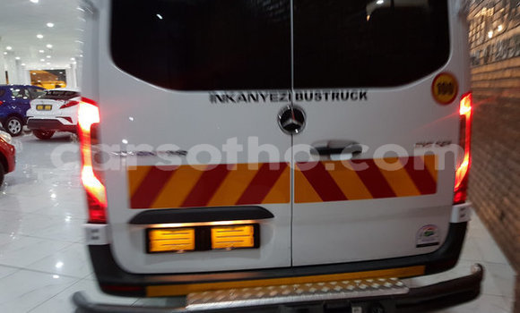 Buy Used Mercedes-Benz 190 White Car in Maseru in Maseru Buy Used Mercedes-Benz 190 White Car in Maseru in Maseru