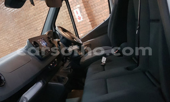 Buy Used Mercedes-Benz 190 White Car in Maseru in Maseru Buy Used Mercedes-Benz 190 White Car in Maseru in Maseru