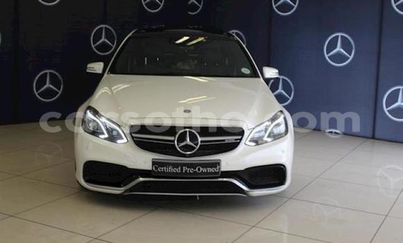 Buy Used Mercedes-Benz E-klasse White Car in Maputsoe in Leribe Buy Used Mercedes-Benz E-klasse White Car in Maputsoe in Leribe