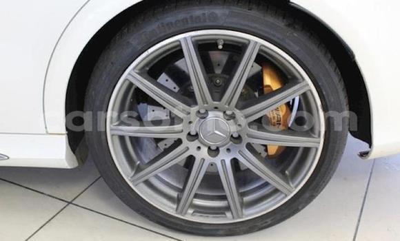 Buy Used Mercedes-Benz E-klasse White Car in Maputsoe in Leribe Buy Used Mercedes-Benz E-klasse White Car in Maputsoe in Leribe