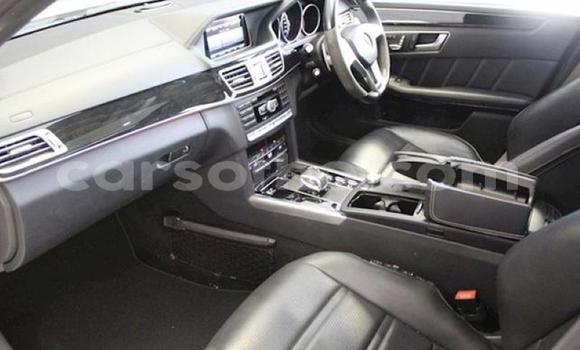 Buy Used Mercedes-Benz E-klasse White Car in Maputsoe in Leribe Buy Used Mercedes-Benz E-klasse White Car in Maputsoe in Leribe