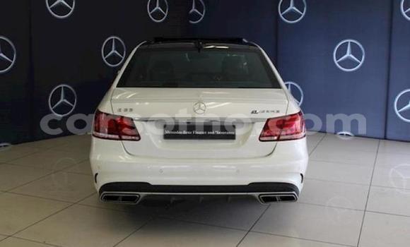 Buy Used Mercedes-Benz E-klasse White Car in Maputsoe in Leribe Buy Used Mercedes-Benz E-klasse White Car in Maputsoe in Leribe