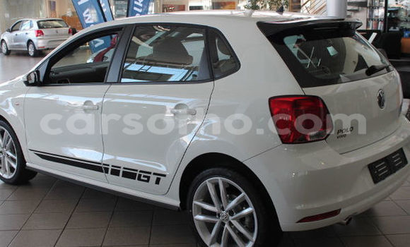 Acheter Occasion Voiture Volkswagen Polo Blanc à Maputsoe, Leribe Acheter Occasion Voiture Volkswagen Polo Blanc à Maputsoe, Leribe