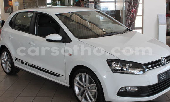 Acheter Occasion Voiture Volkswagen Polo Blanc à Maputsoe, Leribe Acheter Occasion Voiture Volkswagen Polo Blanc à Maputsoe, Leribe