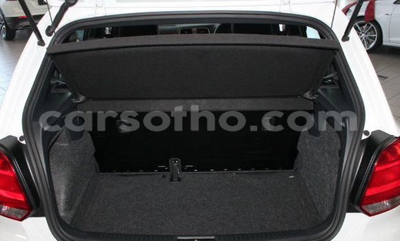 Acheter Occasion Voiture Volkswagen Polo Blanc à Maputsoe, Leribe Acheter Occasion Voiture Volkswagen Polo Blanc à Maputsoe, Leribe