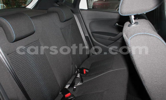 Acheter Occasion Voiture Volkswagen Polo Blanc à Maputsoe, Leribe Acheter Occasion Voiture Volkswagen Polo Blanc à Maputsoe, Leribe