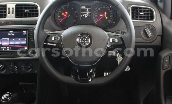 Acheter Occasion Voiture Volkswagen Polo Blanc à Maputsoe, Leribe Acheter Occasion Voiture Volkswagen Polo Blanc à Maputsoe, Leribe