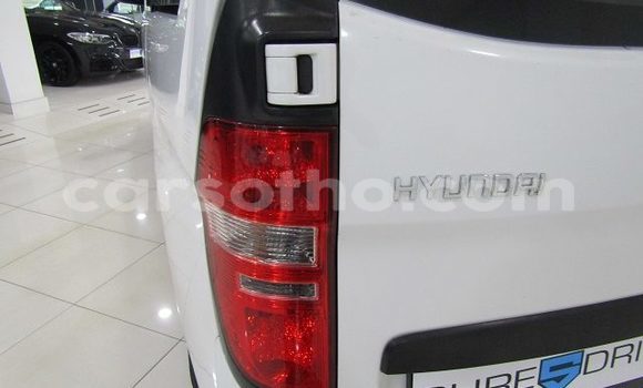 Acheter Occasion Voiture Hyundai H1 Blanc à Maputsoe, Leribe Acheter Occasion Voiture Hyundai H1 Blanc à Maputsoe, Leribe
