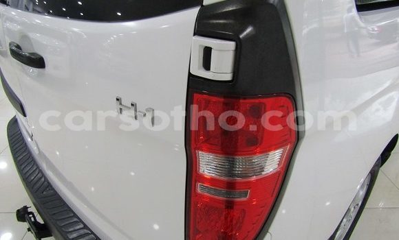 Acheter Occasion Voiture Hyundai H1 Blanc à Maputsoe, Leribe Acheter Occasion Voiture Hyundai H1 Blanc à Maputsoe, Leribe