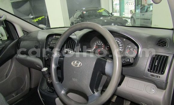 Acheter Occasion Voiture Hyundai H1 Blanc à Maputsoe, Leribe Acheter Occasion Voiture Hyundai H1 Blanc à Maputsoe, Leribe