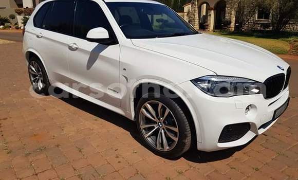Sayi Na hannu BMW X5 White Mota in Maputsoe a Leribe Sayi Na hannu BMW X5 White Mota in Maputsoe a Leribe