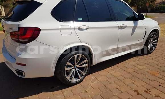 Sayi Na hannu BMW X5 White Mota in Maputsoe a Leribe Sayi Na hannu BMW X5 White Mota in Maputsoe a Leribe