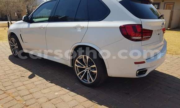 Sayi Na hannu BMW X5 White Mota in Maputsoe a Leribe Sayi Na hannu BMW X5 White Mota in Maputsoe a Leribe