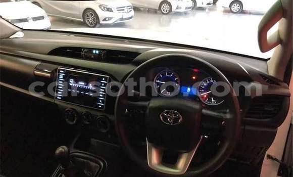 Acheter Occasion Voiture Toyota Hilux Blanc à Maputsoa, Leribe Acheter Occasion Voiture Toyota Hilux Blanc à Maputsoa, Leribe