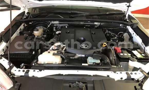Acheter Occasion Voiture Toyota Hilux Blanc à Maputsoa, Leribe Acheter Occasion Voiture Toyota Hilux Blanc à Maputsoa, Leribe