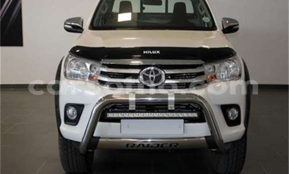 Acheter Occasion Voiture Toyota Hilux Blanc à Maputsoa, Leribe Acheter Occasion Voiture Toyota Hilux Blanc à Maputsoa, Leribe