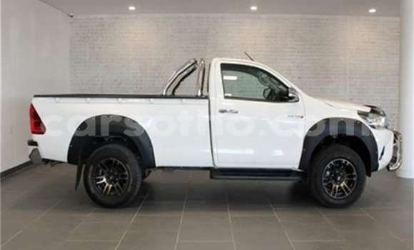Acheter Occasion Voiture Toyota Hilux Blanc à Maputsoa, Leribe Acheter Occasion Voiture Toyota Hilux Blanc à Maputsoa, Leribe