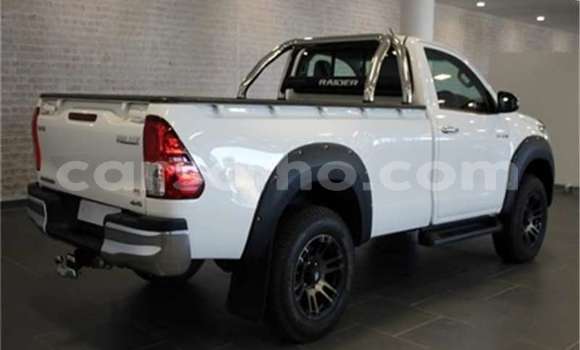Acheter Occasion Voiture Toyota Hilux Blanc à Maputsoa, Leribe Acheter Occasion Voiture Toyota Hilux Blanc à Maputsoa, Leribe
