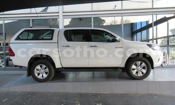 اشتري مستعمل Toyota Hilux White سيارة في Maseru في Maseru اشتري مستعمل Toyota Hilux White سيارة في Maseru في Maseru