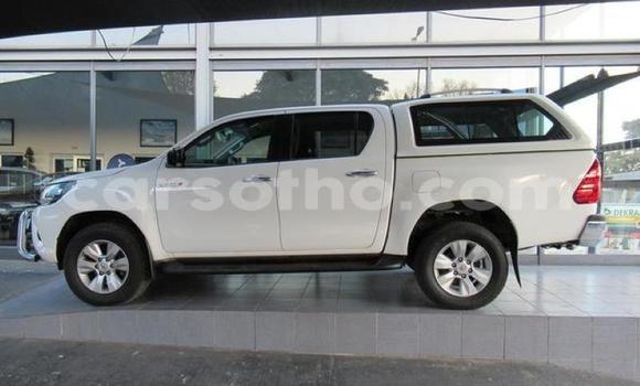 اشتري مستعمل Toyota Hilux White سيارة في Maseru في Maseru اشتري مستعمل Toyota Hilux White سيارة في Maseru في Maseru