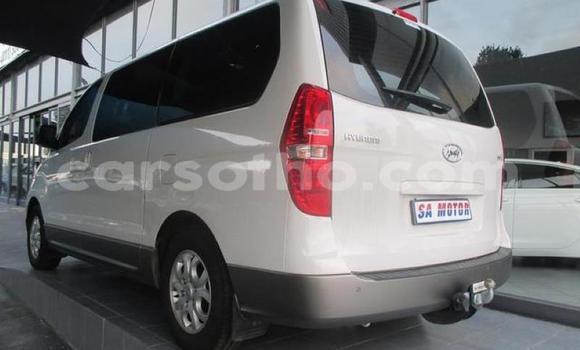 Buy Used Hyundai H1 White Car in Maseru in Maseru Buy Used Hyundai H1 White Car in Maseru in Maseru
