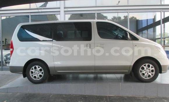 Buy Used Hyundai H1 White Car in Maseru in Maseru Buy Used Hyundai H1 White Car in Maseru in Maseru