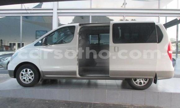 Buy Used Hyundai H1 White Car in Maseru in Maseru Buy Used Hyundai H1 White Car in Maseru in Maseru