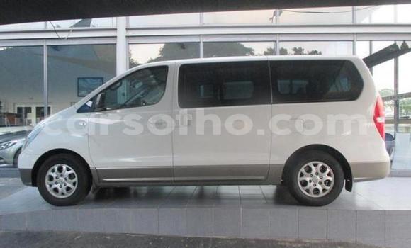 Buy Used Hyundai H1 White Car in Maseru in Maseru Buy Used Hyundai H1 White Car in Maseru in Maseru
