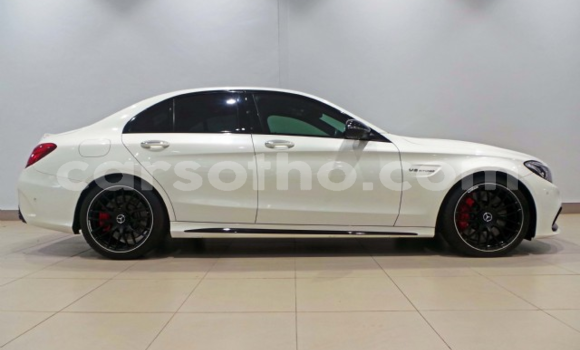 اشتري مستعمل Mercedes-Benz C-klasse AMG White سيارة في Maseru في Maseru اشتري مستعمل Mercedes-Benz C-klasse AMG White سيارة في Maseru في Maseru