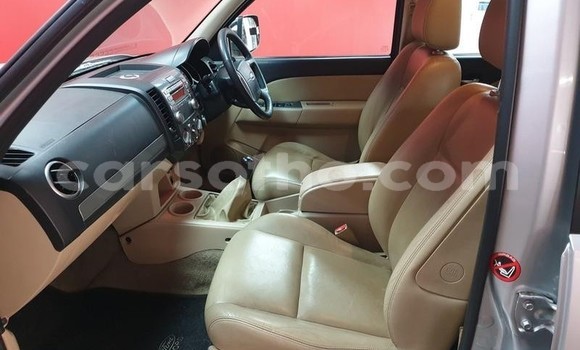 اشتري مستعمل Ford Everest Silver سيارة في Maseru في Maseru اشتري مستعمل Ford Everest Silver سيارة في Maseru في Maseru