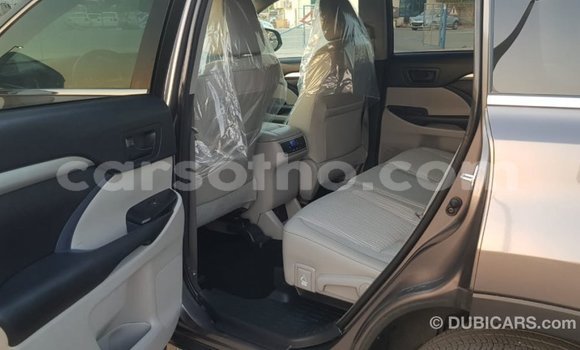 Buy Import Toyota Highlander Other Car in Import - Dubai in Maseru Buy Import Toyota Highlander Other Car in Import - Dubai in Maseru